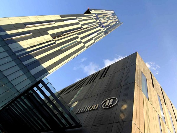 <span>Hotels</span><i>→</i>